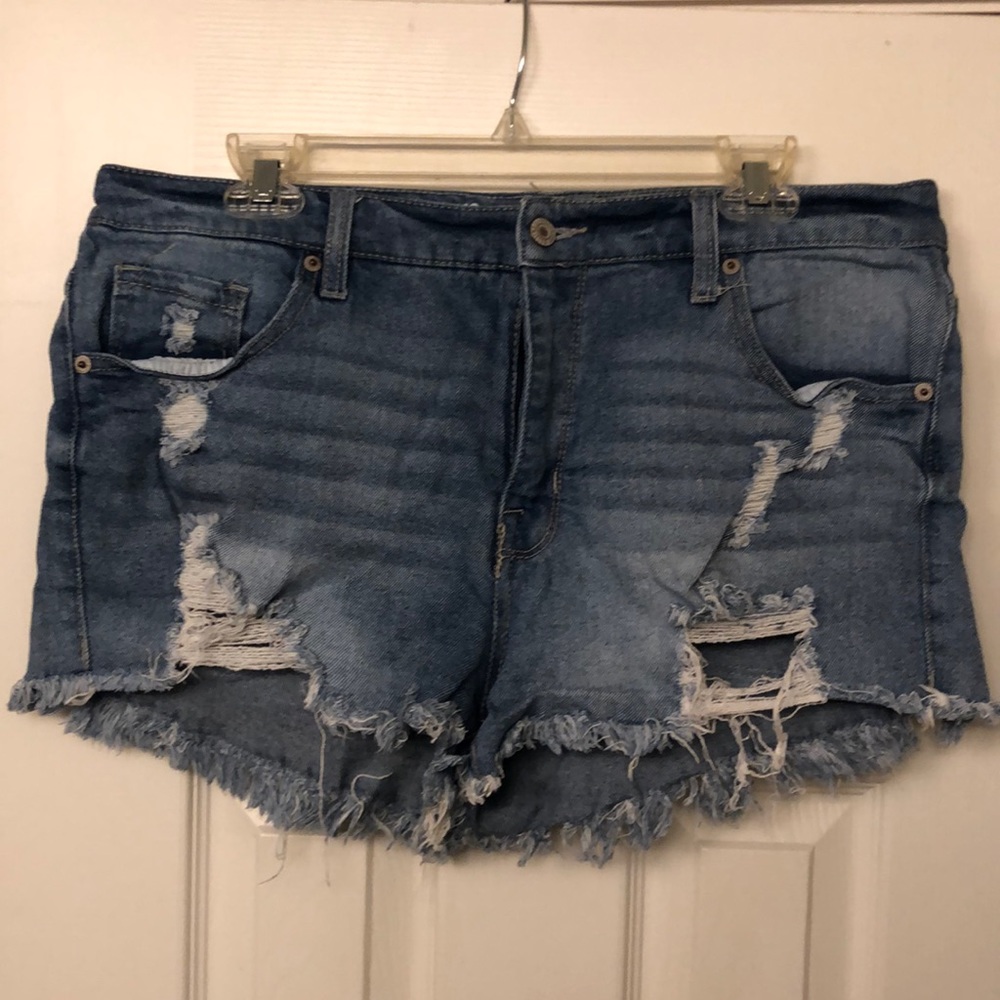 Mossimo Supply Co High Rise Short, light wash denim, size 14/32